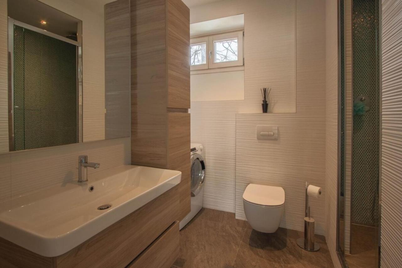 Les Aiguilles- Town Centre Luxury 2 Bedroom Apartment Chamonix Exterior photo